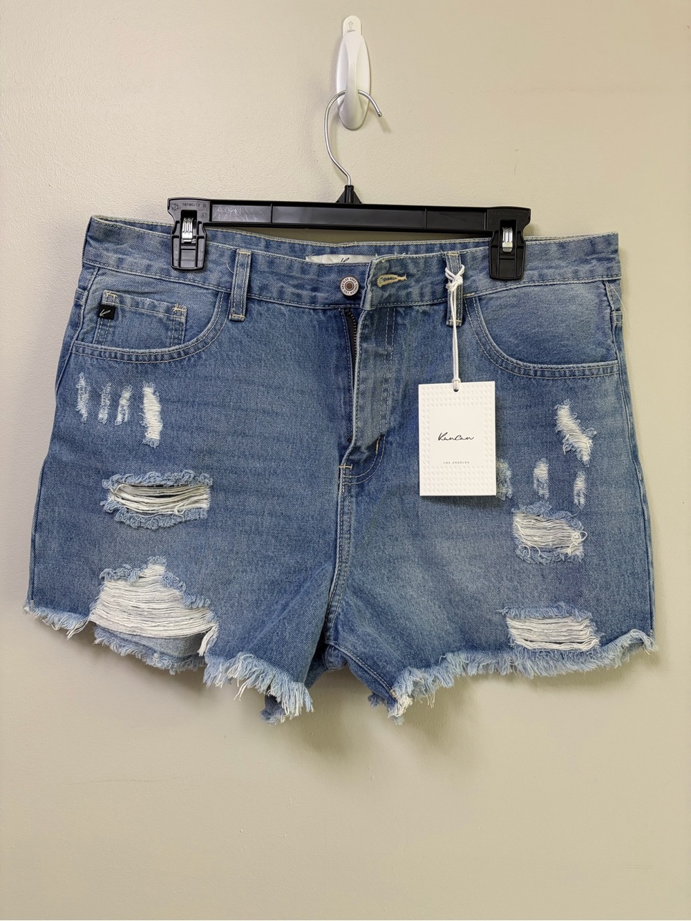 NWT KanCan High Rise Distressed Frayed Denim Shorts KC9206M Size 28 / W9